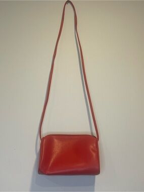 Red Triangular Crossbody Shoulder Bag - Sleek Everyday Style